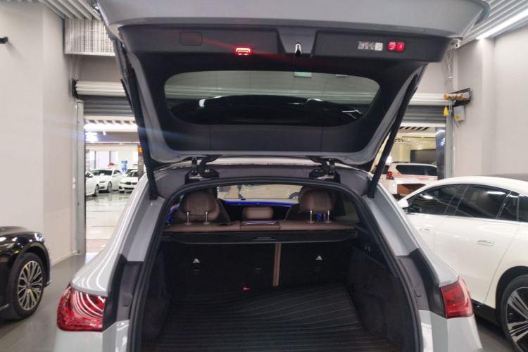 Used Mercedes-Benz EQE SUV 2023 500 4MATIC Trunk