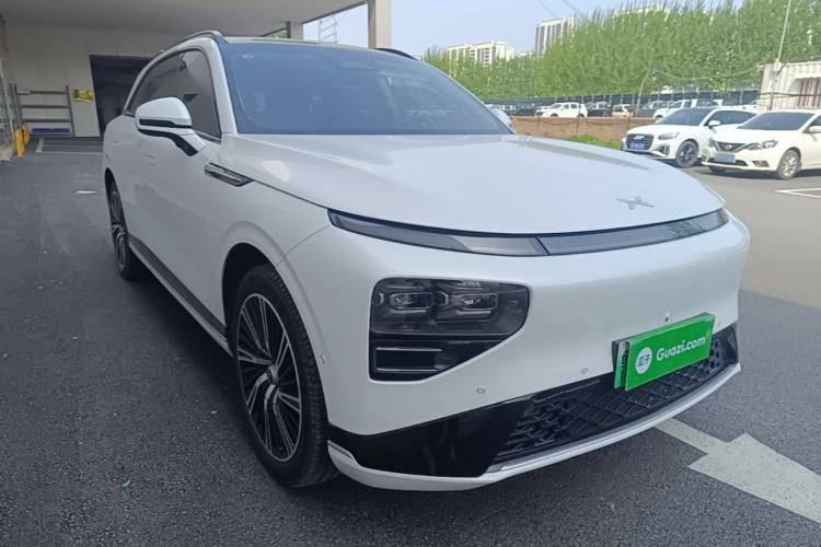 Used XPeng G9 2024 570 Max Front Right 45 Deg