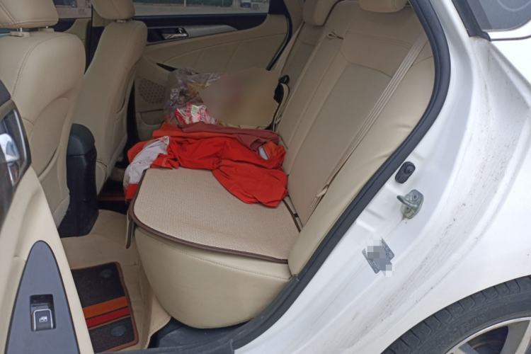 Used CHANGAN Eado 2016 1.6L Manual Fashion Edition
