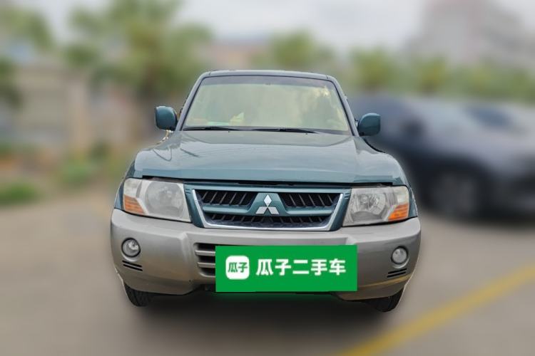 Used Mitsubishi Pajero 2011 V73 3.0L AT GLX Front