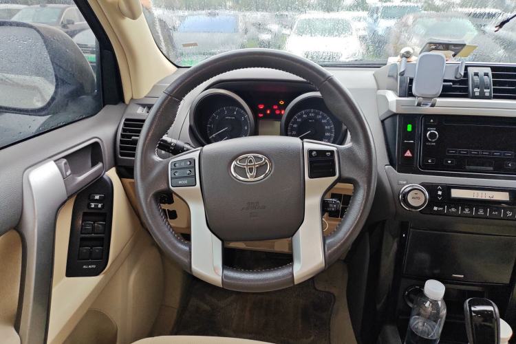 Used Toyota Prado 2013 2.7L Automatic Middle East Version
