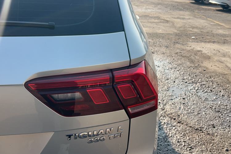 Used Volkswagen Tiguan L 2019 Updated Version 330TSI Automatic Two-Wheel Drive Panoramic Comfort Edition China VI Standard