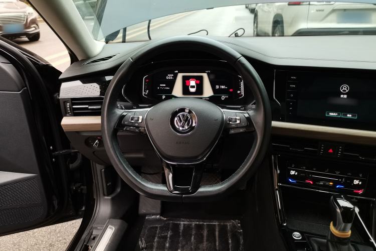 Used Volkswagen Passat 2020 330TSI Luxury Edition China VI
