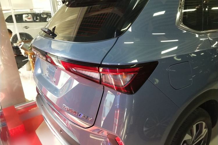 Used Wuling Asta 2022 2.0L DHT Electric-Speed Version Exterior 4