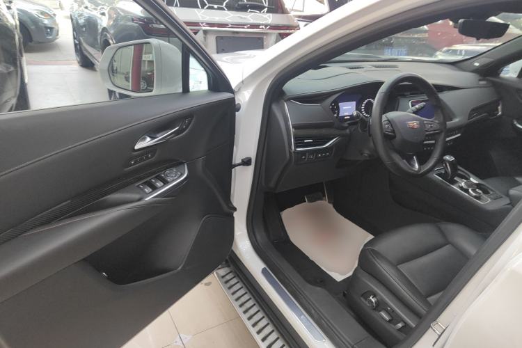 Used Cadillac XT4 2018 28T 4x4 Platinum Sport Edition
