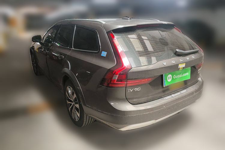 Used Volvo V90 2022 Cross Country B5 AWD Smart Range Edition