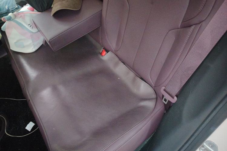 Used Nio ET5 2022 75 kWh Left Rear Seat