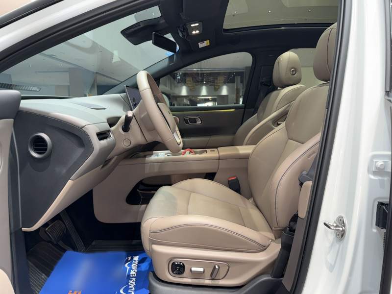 Used Li Auto i6 2025 Model Two-Wheel-Drive Standard Type — 35