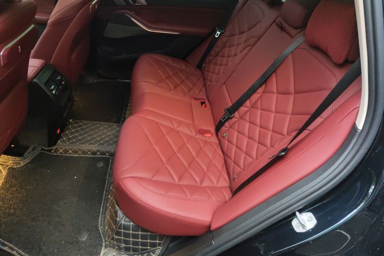 Used BMW X5 2023 xDrive 30Li Luxury M Sport Package Left Rear Seat