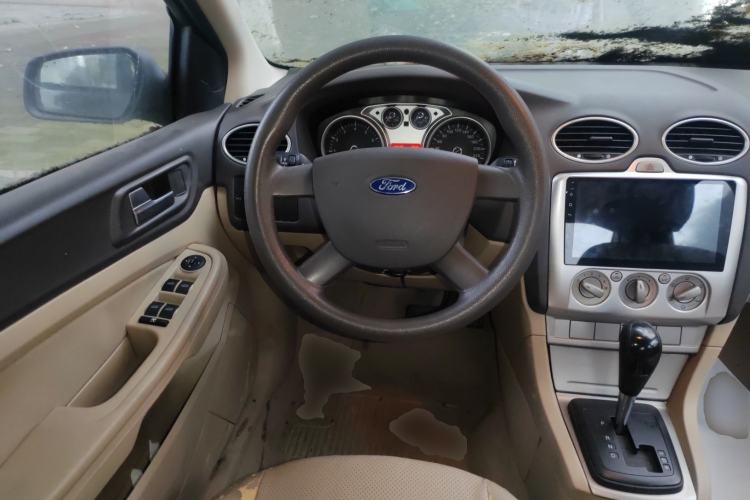 Used Ford Focus 2012 Sedan Classic 1.8L Automatic Base Model Steering Wheel