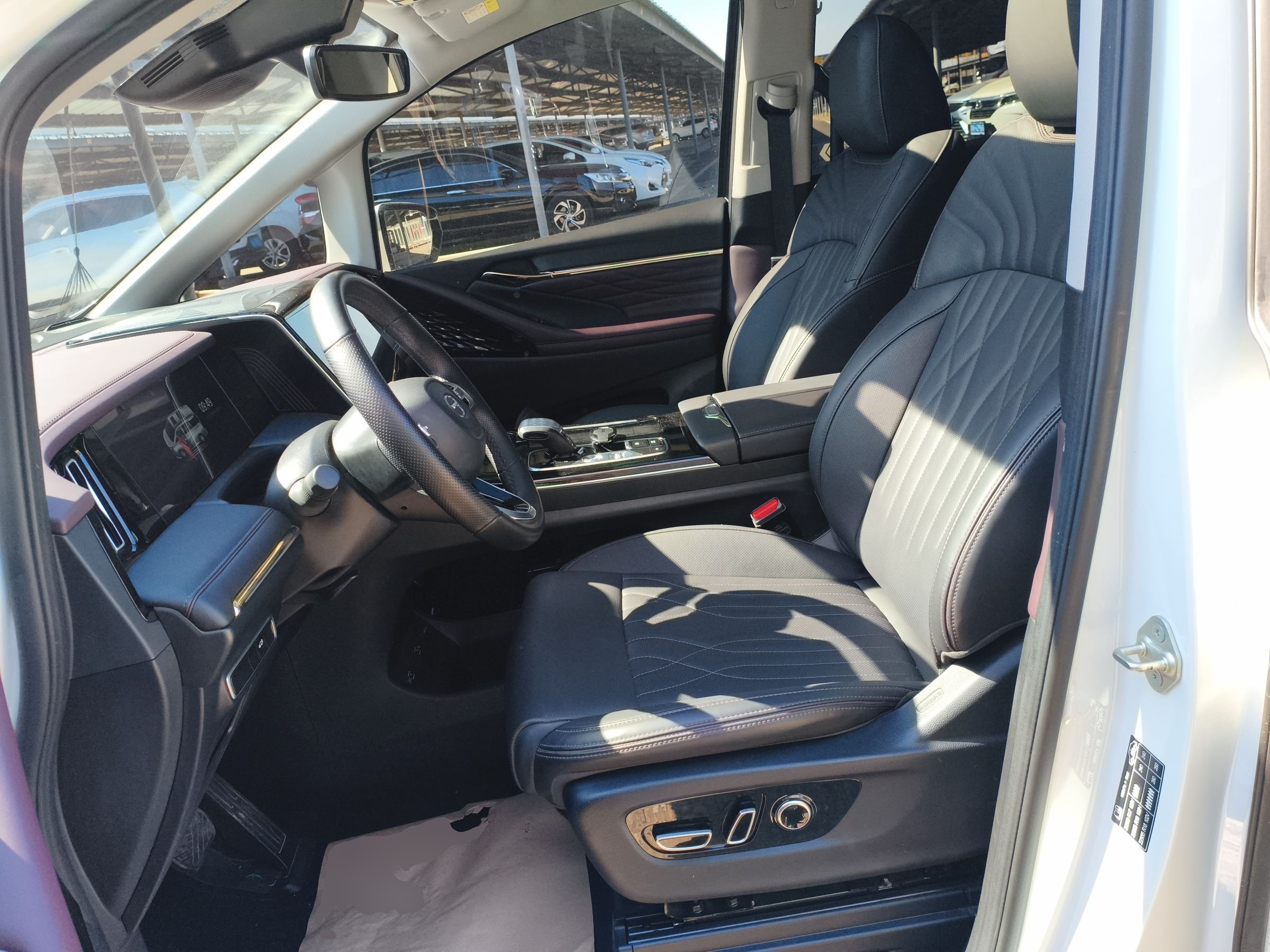 Переднее сиденье в автомобиле