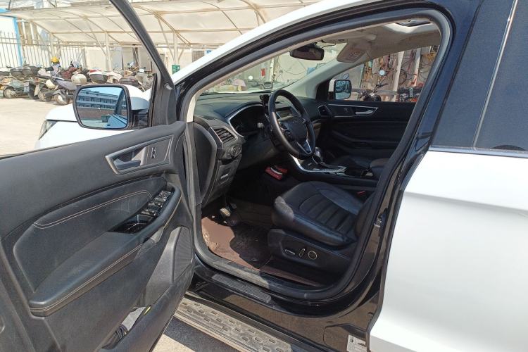 Used Ford Edge 2016 EcoBoost 245 Two-Wheel-Drive Titanium 7-Seater
