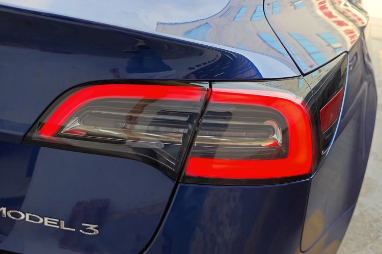 Used Tesla Model 3 2019 Standard Range Rear-Drive Upgraded Version Right Rear Taillight