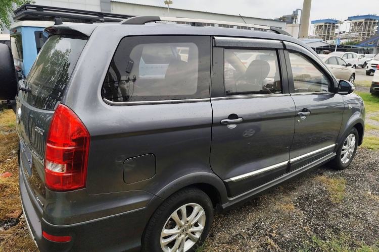 Used Dongfeng Fengon 360 2015 1.5L Manual Luxury 7-Seater China IV Standard
