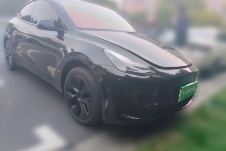 Used Tesla Model Y 2023 Rear-Wheel-Drive Version Front Right 45 Deg