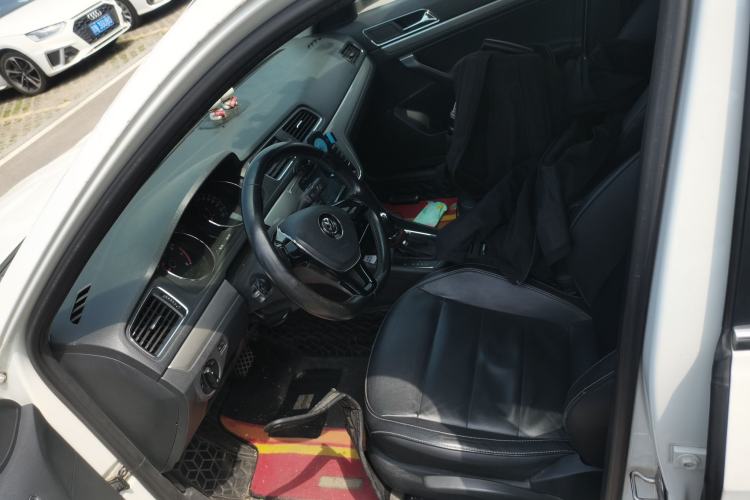 Used Volkswagen Lavida 2015 1.6L Automatic Comfort Edition Left Front Seat