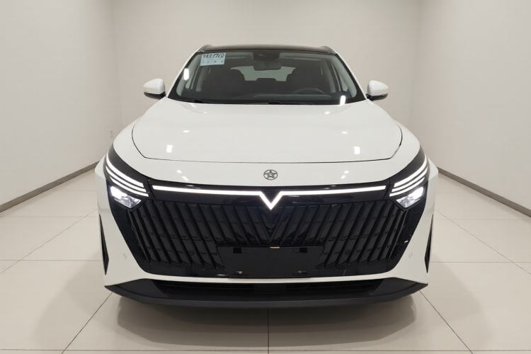 Used Venucia V DD-i 2023 110km iT Version Front