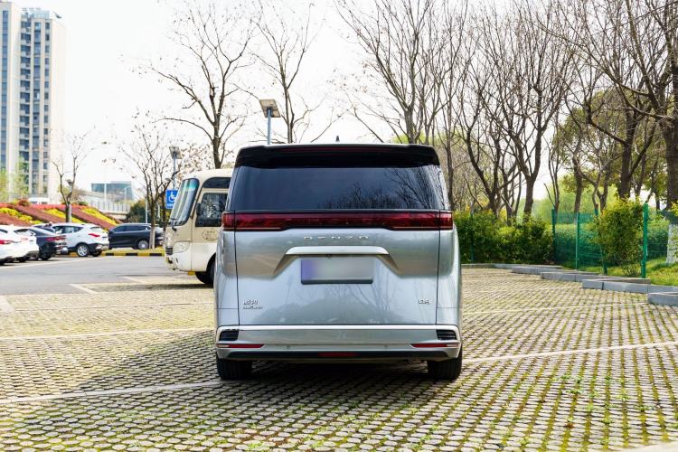 Used Denza D9 2022 DM-i 970 Four-Wheel Drive Prestige Model Exterior 4