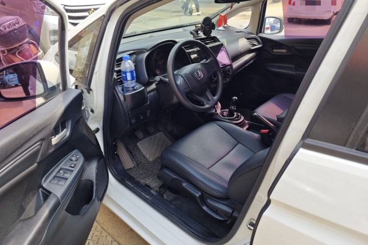 Used Honda Fit 2018 1.5L Manual Comfort Version Interior 3