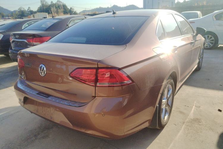 Used Volkswagen Lamando 2017 230TSI DSG Fashion Edition
