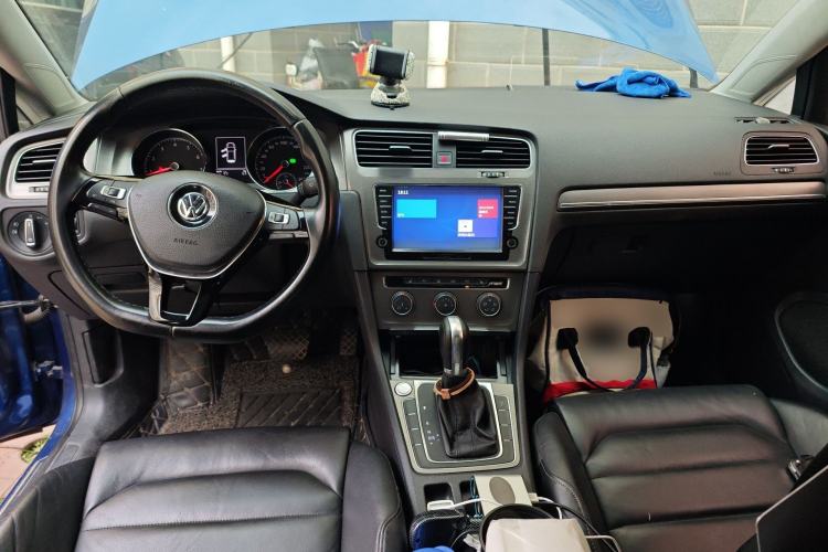 Used Volkswagen Golf 2014 1.4TSI Automatic Luxury Model Center Console