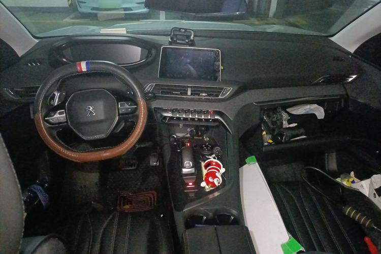 Used Peugeot 5008 2017 380THP 7-Seater Luxury Edition
