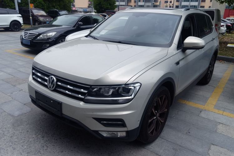 Used Volkswagen Tiguan L 2019 330TSI Automatic Two-Wheel Drive Smart Luxury Version China V Emission Standard