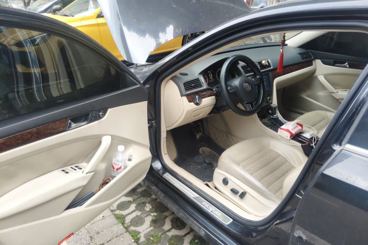 Used Volkswagen Passat 2011 1.8TSI DSG Prestige Edition Driver Seat