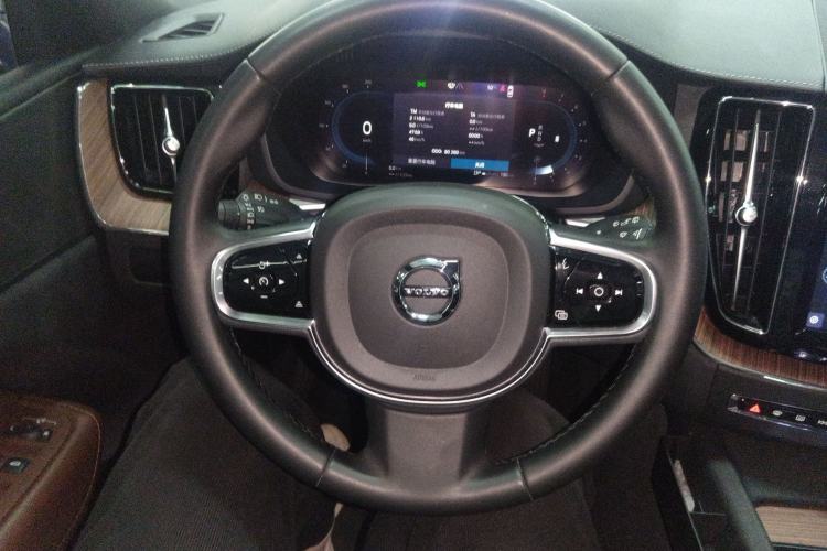 Used Volvo XC60 2023 B5 4x4 Smart Luxury Edition