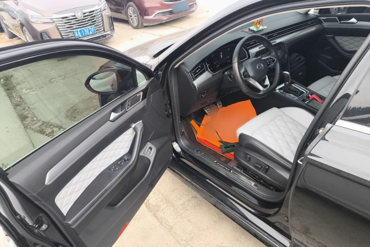 Used Volkswagen Magotan 2023 2 Million Units Limited Edition 330TSI DSG Leading Version Driver Seat