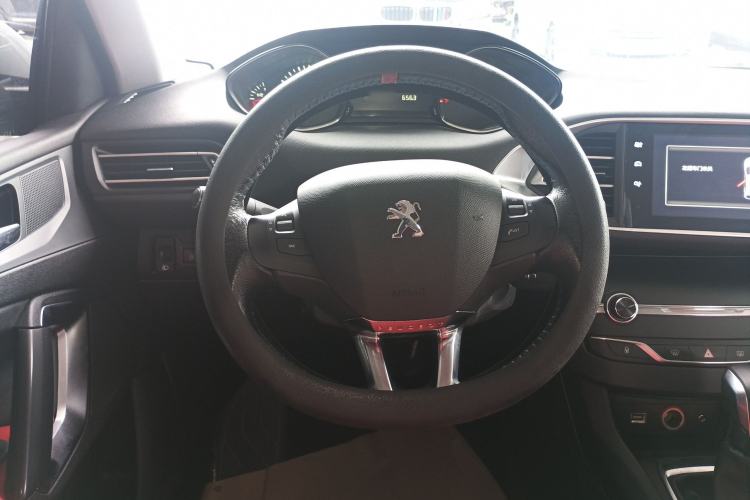 Used Peugeot 308S 2015 1.2T Automatic Jingchi Edition Steering Wheel