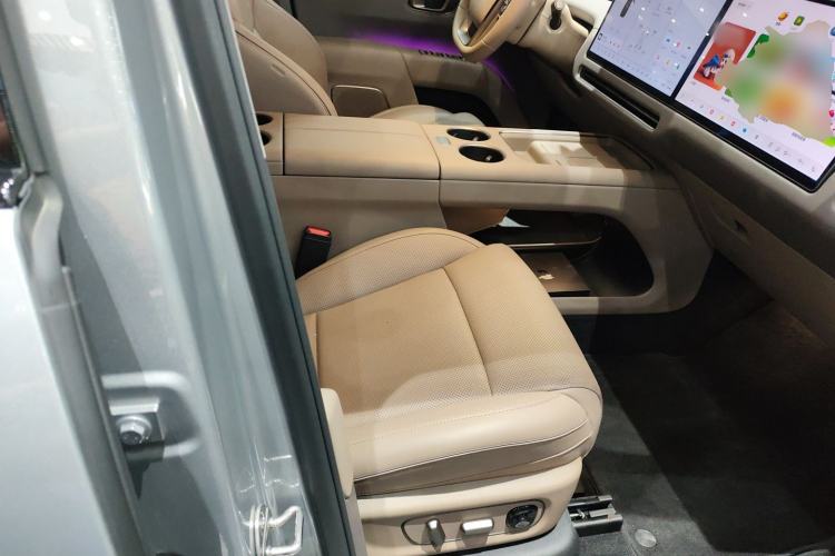 Used Li Auto i8 2025 Model Standard Version
