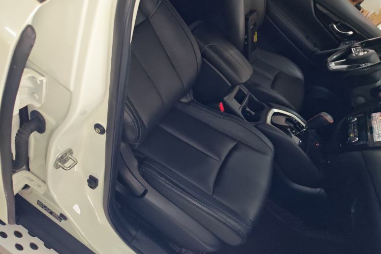 Used Nissan X-Trail 2019 2.0L CVT Smart Connect Comfort Edition 2WD Right Front Seat