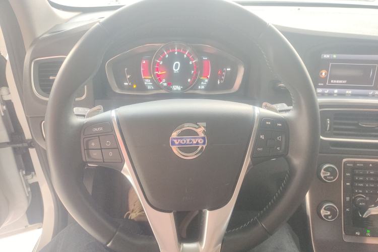 Used Volvo V60 2014 Restyled T5 Zhiya Edition
