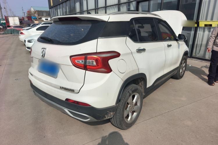 Used Baojun 510 2017 1.5L manual Comfort trim