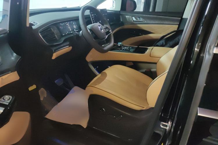 Used Denza D9 2024 DM-i 1050 Luxury Model Driver Seat