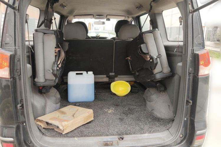 Used Dongfeng Shuaike 2011 1.5L Manual Standard Model 7 Seats China IV Standard Trunk