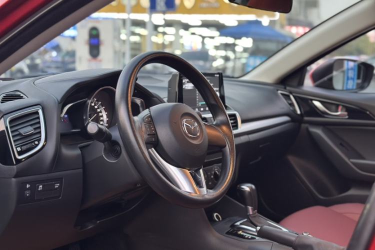 Used Mazda 3 Axela 2016 Sedan 1.5L Automatic Comfort Model
