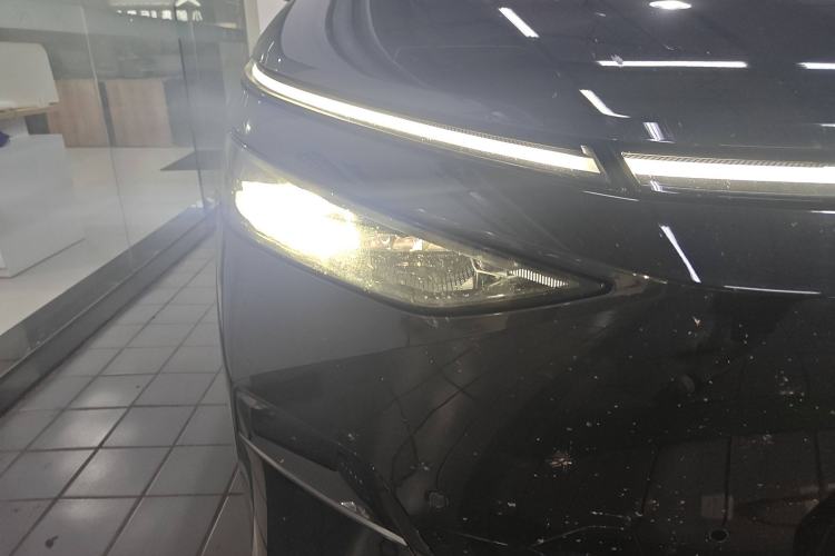 Used XPeng X9 2024 702 Ultra-Long Range Max