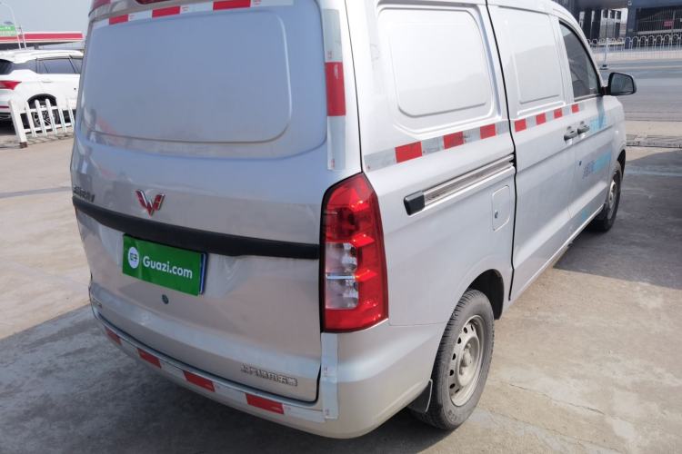 Used Wuling Hongguang V 2022 1.5L Jingqu Edition Enclosed-Window Vehicle with Electric Power Steering LAR
