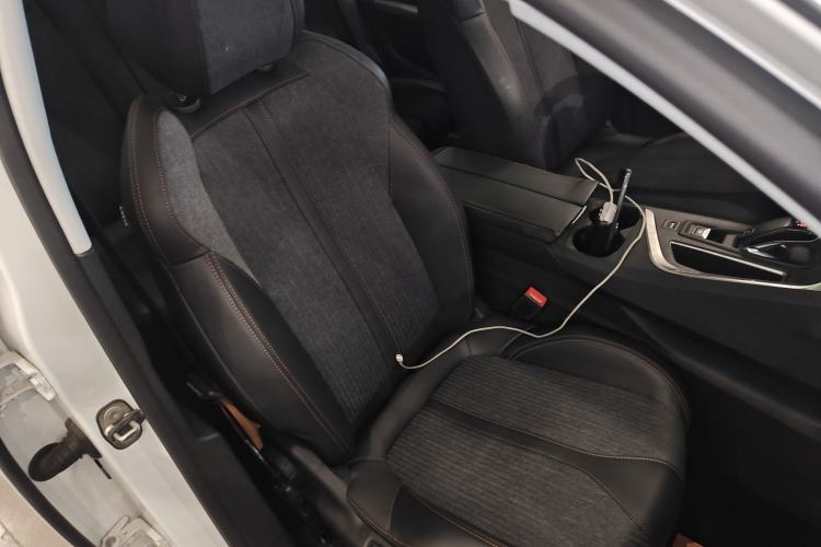 Used Peugeot 4008 2017 350THP Elite Edition Right Front Seat