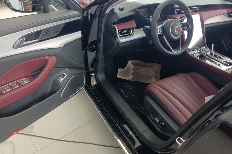 Used Hongqi H5 2025 2.0T Automatic Flag Edition – 500 000 Units Commemorative Version