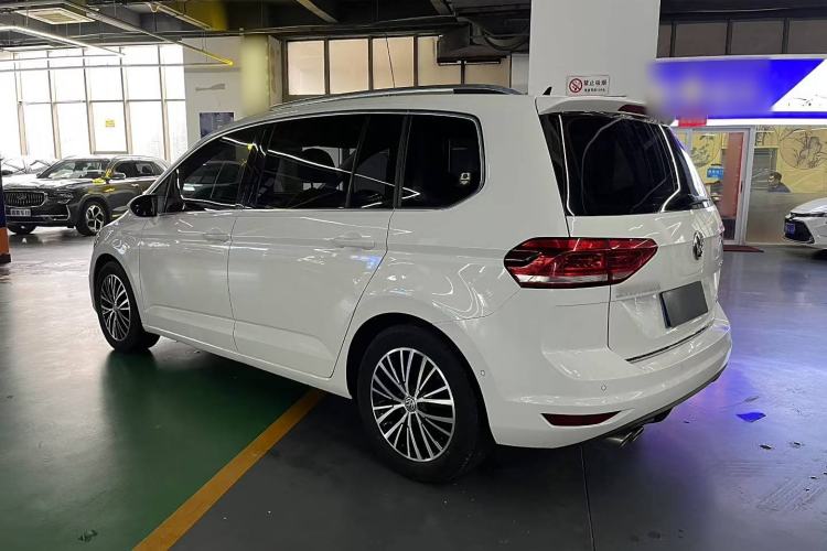 Used Volkswagen Touran 2016 Volkswagen Touran L 330TSI DSG Luxury Edition
