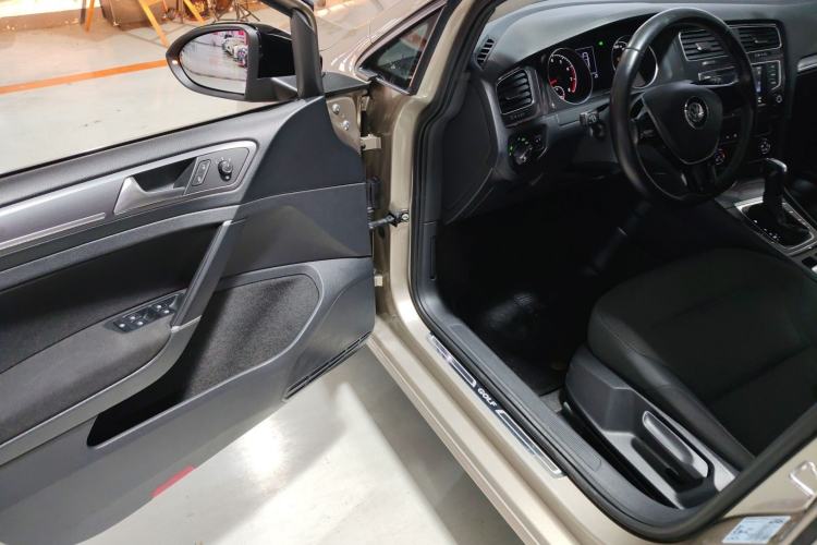 Used Volkswagen Golf 2017 230TSI Automatic Comfort Edition – Celebrating Milestone of One Million Units
