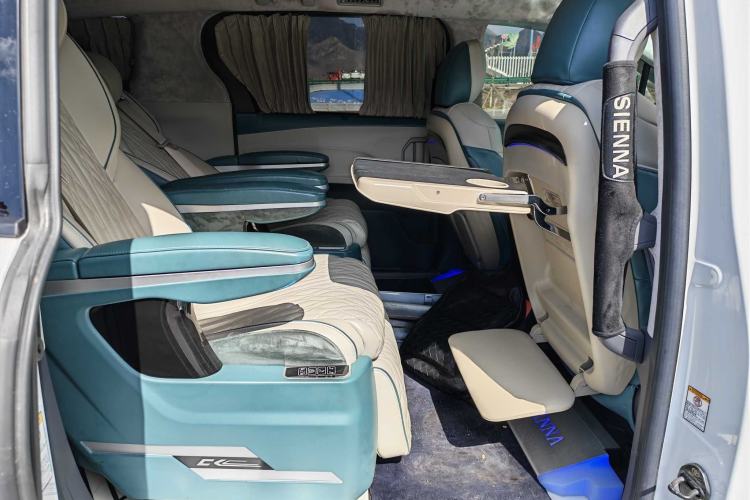 Used Toyota SIENNA 2021 2.5L Hybrid Comfort Edition Interior 10