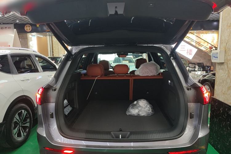 Used Hongqi HS6 PHEV 2026 240 Smart Hybrid Version