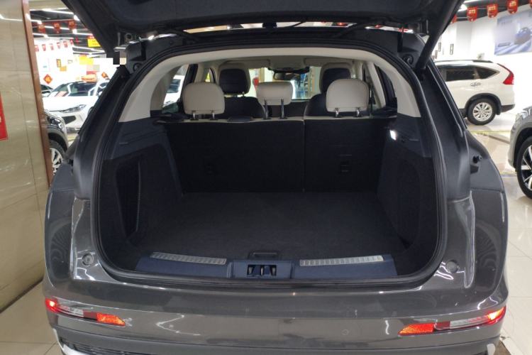 Used Lincoln Corsair 2023 2.0T Two-Wheel-Drive Luxury Edition Trunk