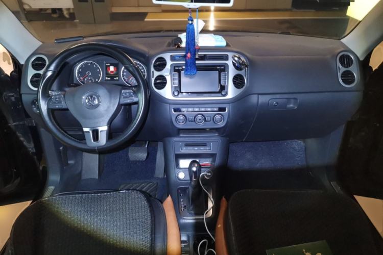 Used Volkswagen Tiguan 2015 2.0 TSI Automatic All-Wheel Drive Flagship Edition Center Console