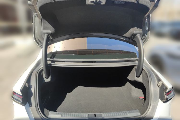 Used Lincoln Z 2022 iKoo Luxury Edition Trunk