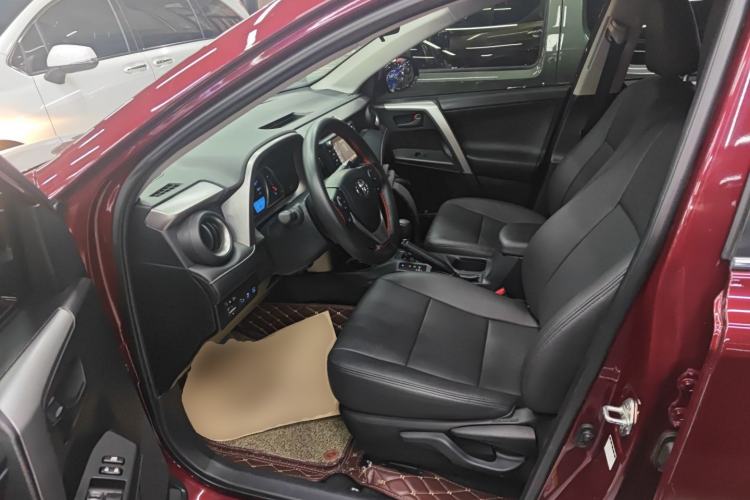 Used Toyota RAV4 2016 2.0L CVT Two-Wheel Drive Comfort Edition China V Standard